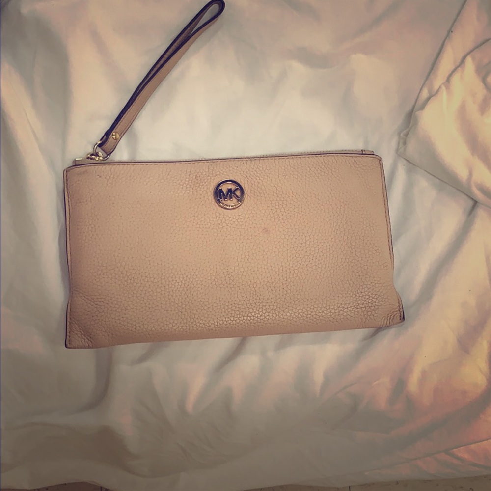 MK clutch